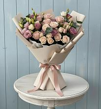 Букет цветов из:  Розы и Лизиантусы в Званном