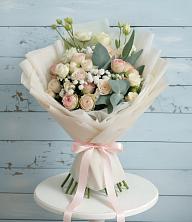 Букет цветов из:  Розы и Лизиантусы в Званном