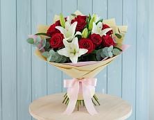 Букет цветов из:  Лилии и Розы в Званном
