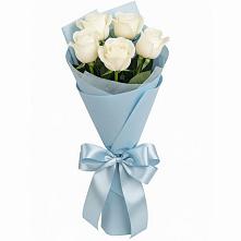 Букет 5 Белых роз Проуд в Званном