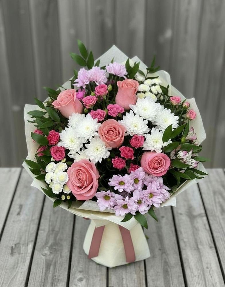 Букет цветов из: Альстромерии, Гвоздики, Розы и Хризантемы в Званном