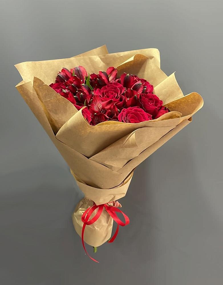 Букет цветов из: Альстромерии и Розы в Званном