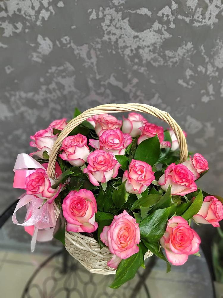 Цветочная композиция из Розы в корзине в Званном
