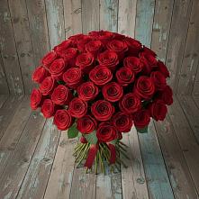 Букет 55 Красных роз Фридом #REPLACE_PRED# Званном