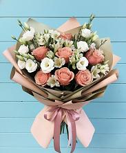 Букет цветов из:  Розы, Альстромерии и Лизиантусы в Званном
