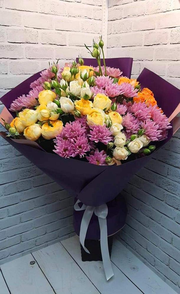 Букет цветов из: Хризантемы и Розы в Званном