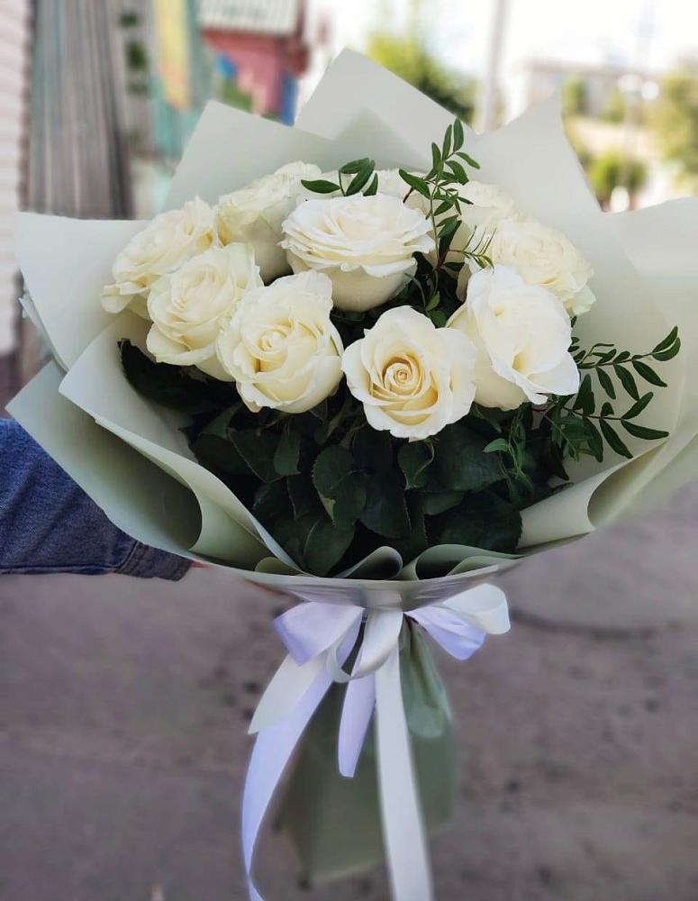 Букет Белые розы Проуд в Званном