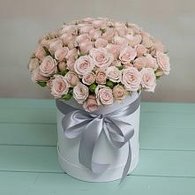 Цветочная композиция из Розы в шляпной коробке в Званном