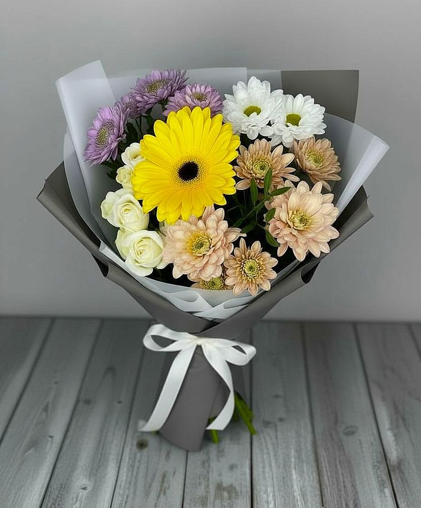 Букет цветов из: Розы, Герберы и Хризантемы в Званном