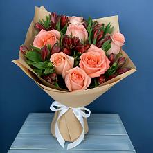 Букет цветов из:  Розы и Альстромерии в Званном