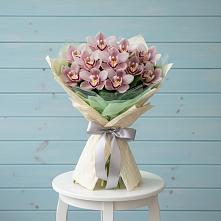 Букет цветов из:  Орхидеи и Розы #REPLACE_PRED# Званном