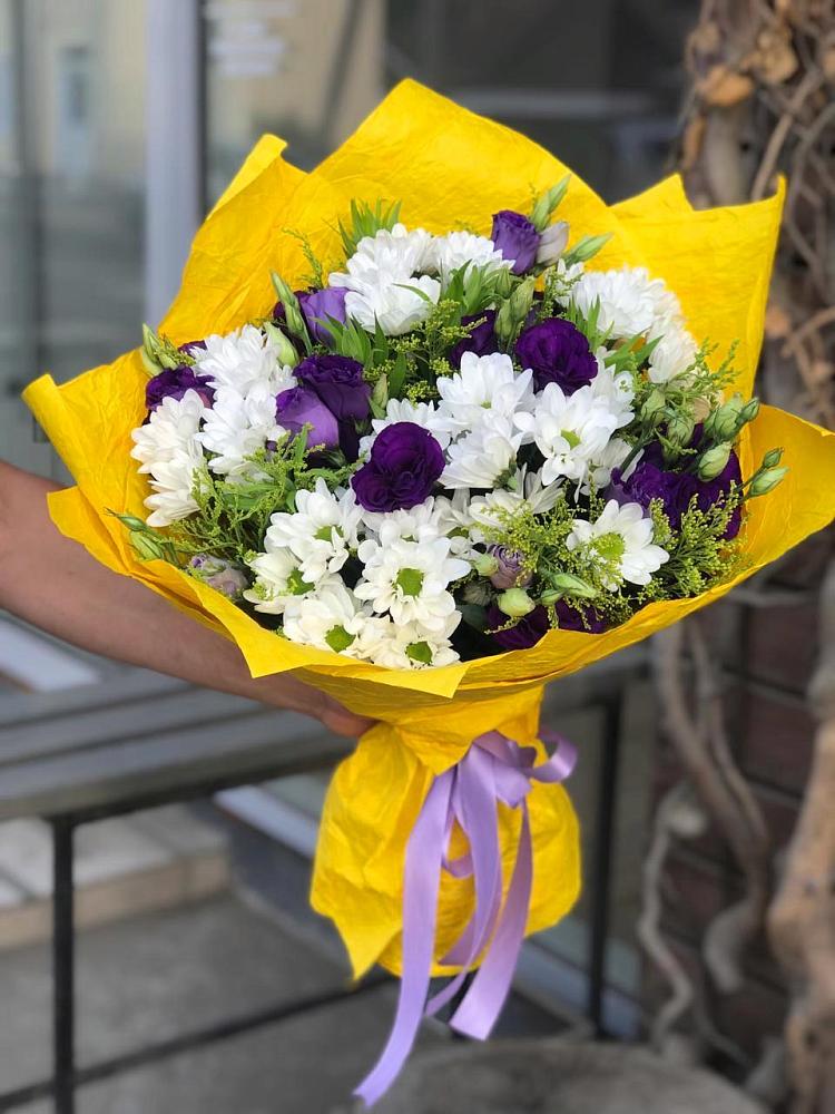 Букет цветов из: Ирисы, Хризантемы и Ромашки в Званном