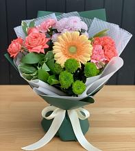 Букет цветов из:  Гвоздики, Розы, Герберы и Хризантемы в Званном