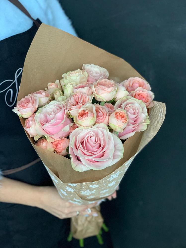 Букет цветов из: Хризантемы и Розы в Званном