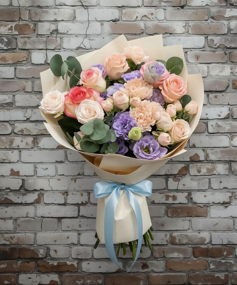 Букет цветов из: Розы, Лизиантусы и Гвоздики в Званном