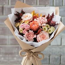 Букет цветов из:  Гвоздики, Хризантемы и Розы в Званном