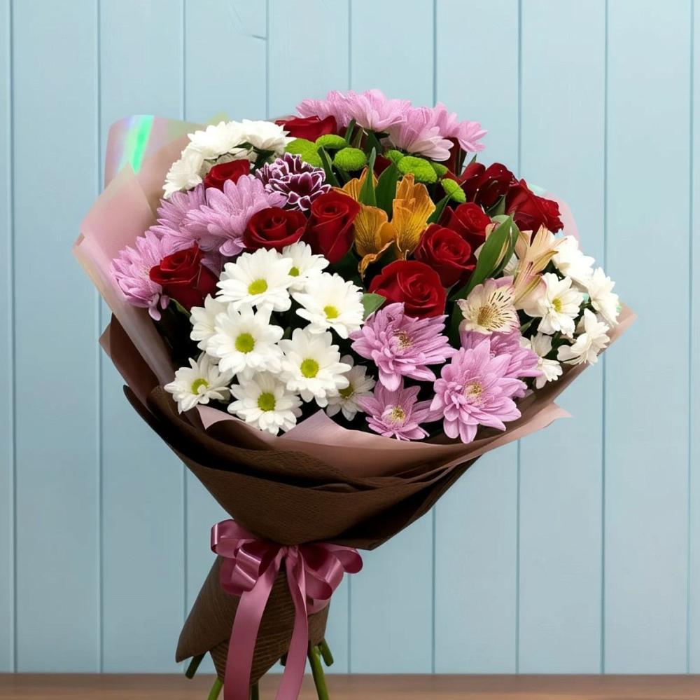 Букет цветов из: Розы, Хризантемы и Альстромерии в Званном